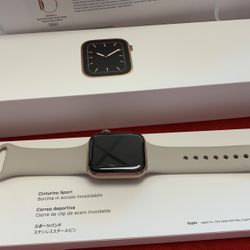 Apple Watch Series 5 Like New 