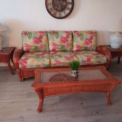Beautiful Wicker Living & Dining Set
