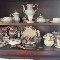 $500 Royal Albert set