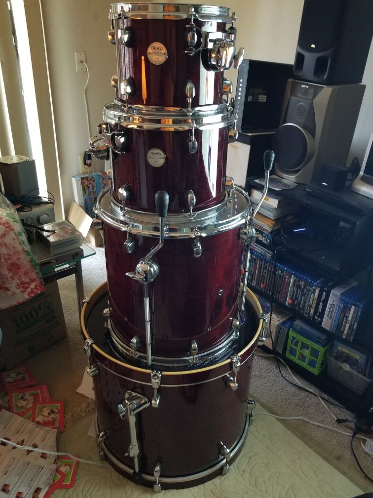 Mapex Meridian Maple 5 piece drum set