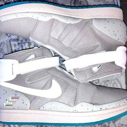 Nike Bull Air Mags Size 8 Very Rare 