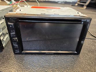 PIONEER DOUBLE DIN WORKS GREAT  !