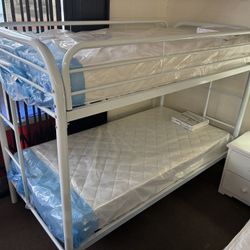 New Bunkbed With 2 Twin Mattresses