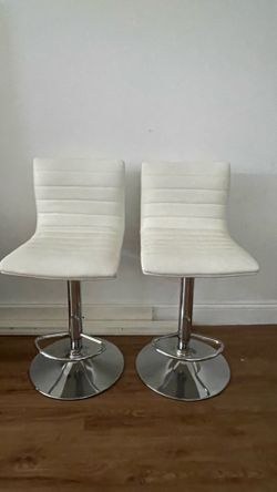 2 high swivel barstools