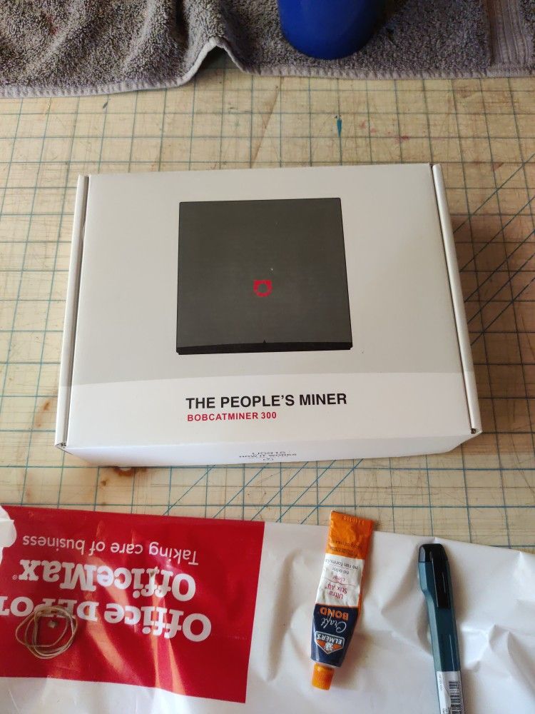 Bobcat Miner 300 - Helium HNT Crypto Miner