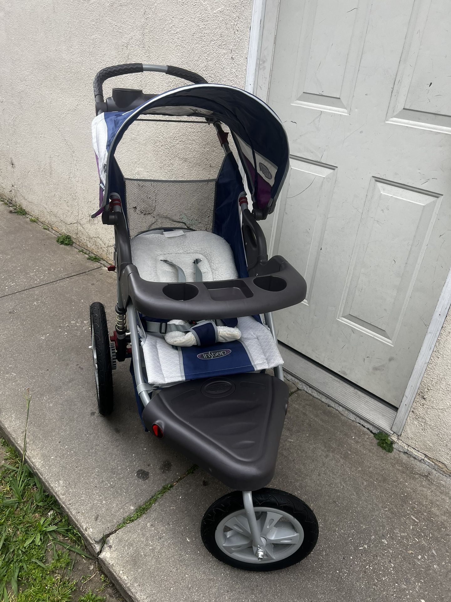 uppababy vista dimensions UPPAbaby Vista V2 + Mesa V3 Travel System Bundle