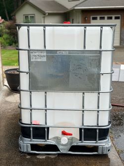 330 gallon Poly Tote