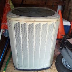 "Trane" Condencer N Handler 2013  Like New Coils  ! Can't Afford A New System  Get This One  For $800 Obo Year 2013 Out Of Summer Home 