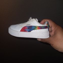 Toddler PUMA tennis shoes