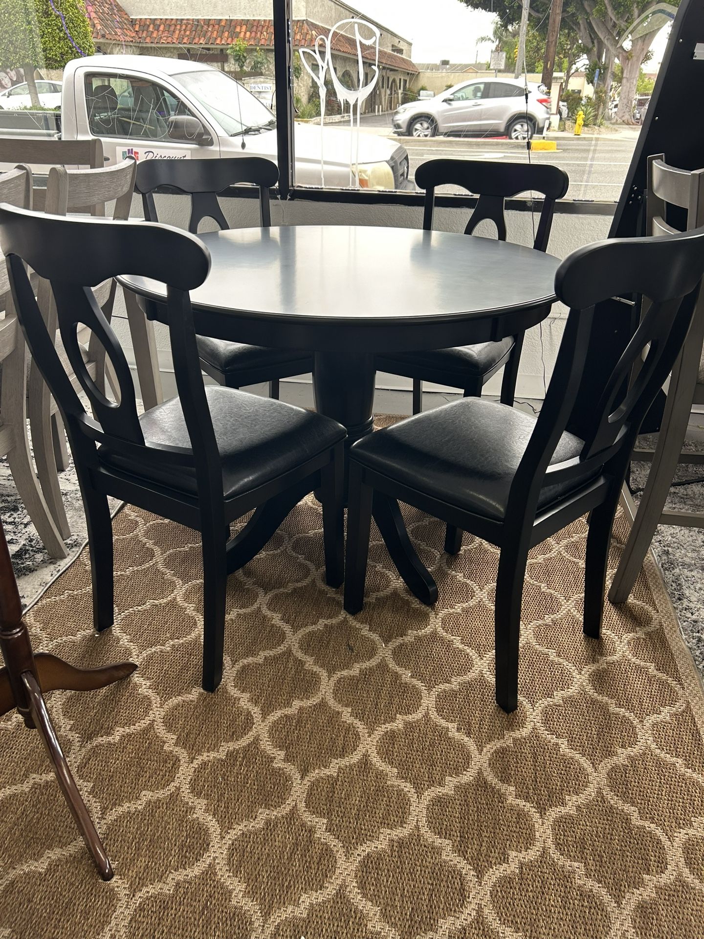 4 Piece Black Round Dining Table Set 42” Diameter