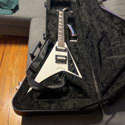 Jackson Rhoads JS32t W/ Case