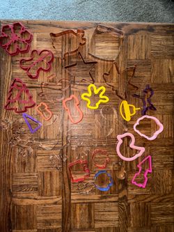 35 COOKIE CUTTERS
