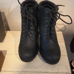 Black Boots With Heel