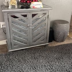 Mirrored Accent Cabinet /silver Stuffed Side Stool