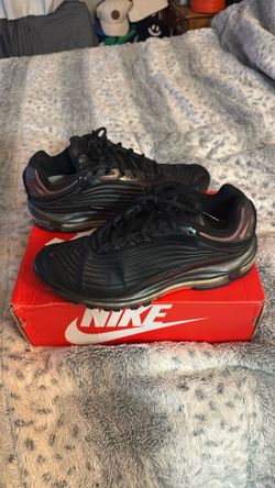 Men’s Or Women’s Nike Air Max Special Edition Shoes! Men’s Size 10, Preloved But In Excellent Condition! 