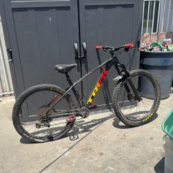 Trek Roscoe 8 