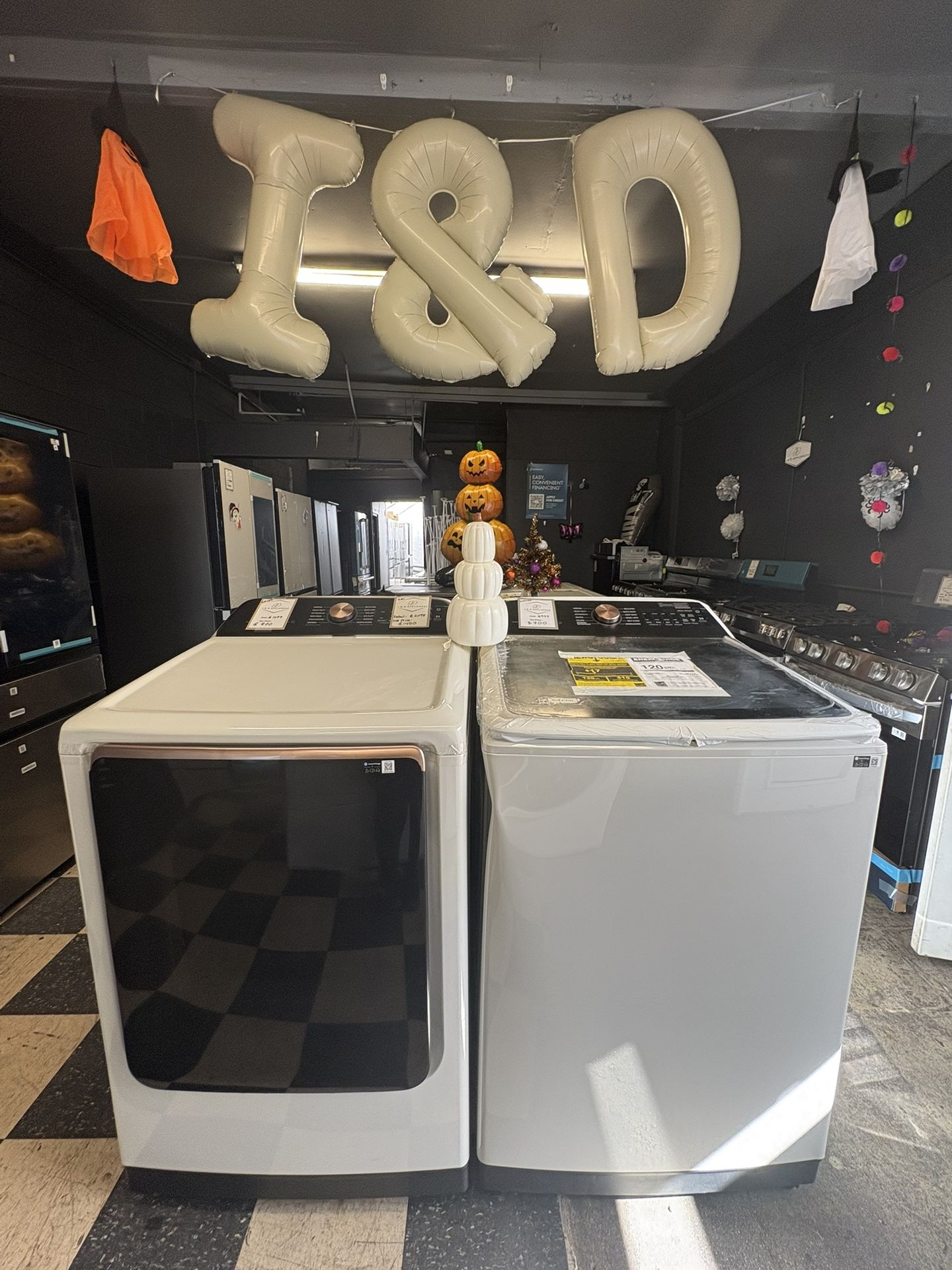 Samsung Top Load Washer & Gas Dryer