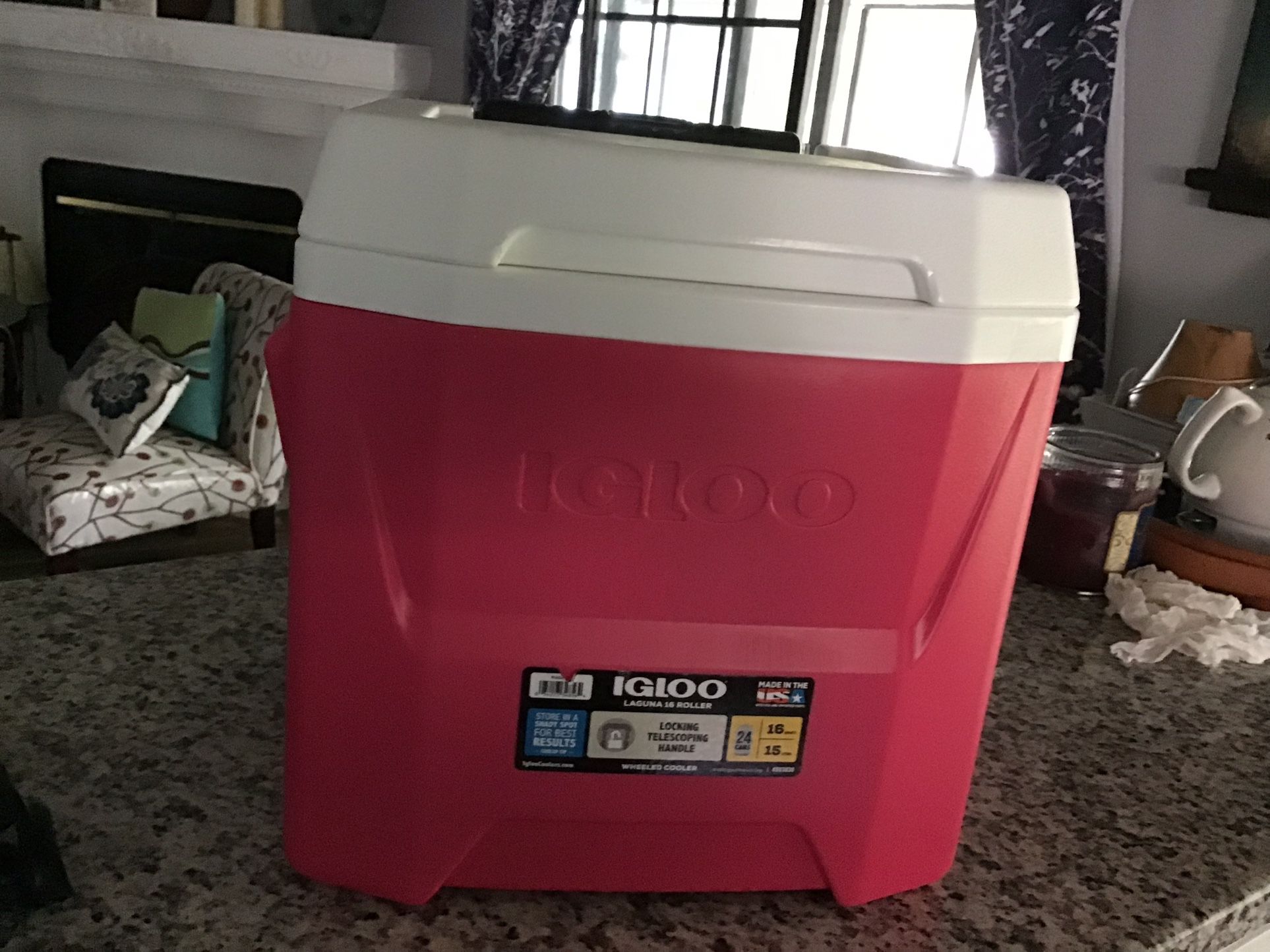 New. EGLOO COOLER WITH WHEELS. 