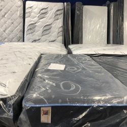 ***Memory Foam Mattresses Adjustable Base / All Sizes Available 💥