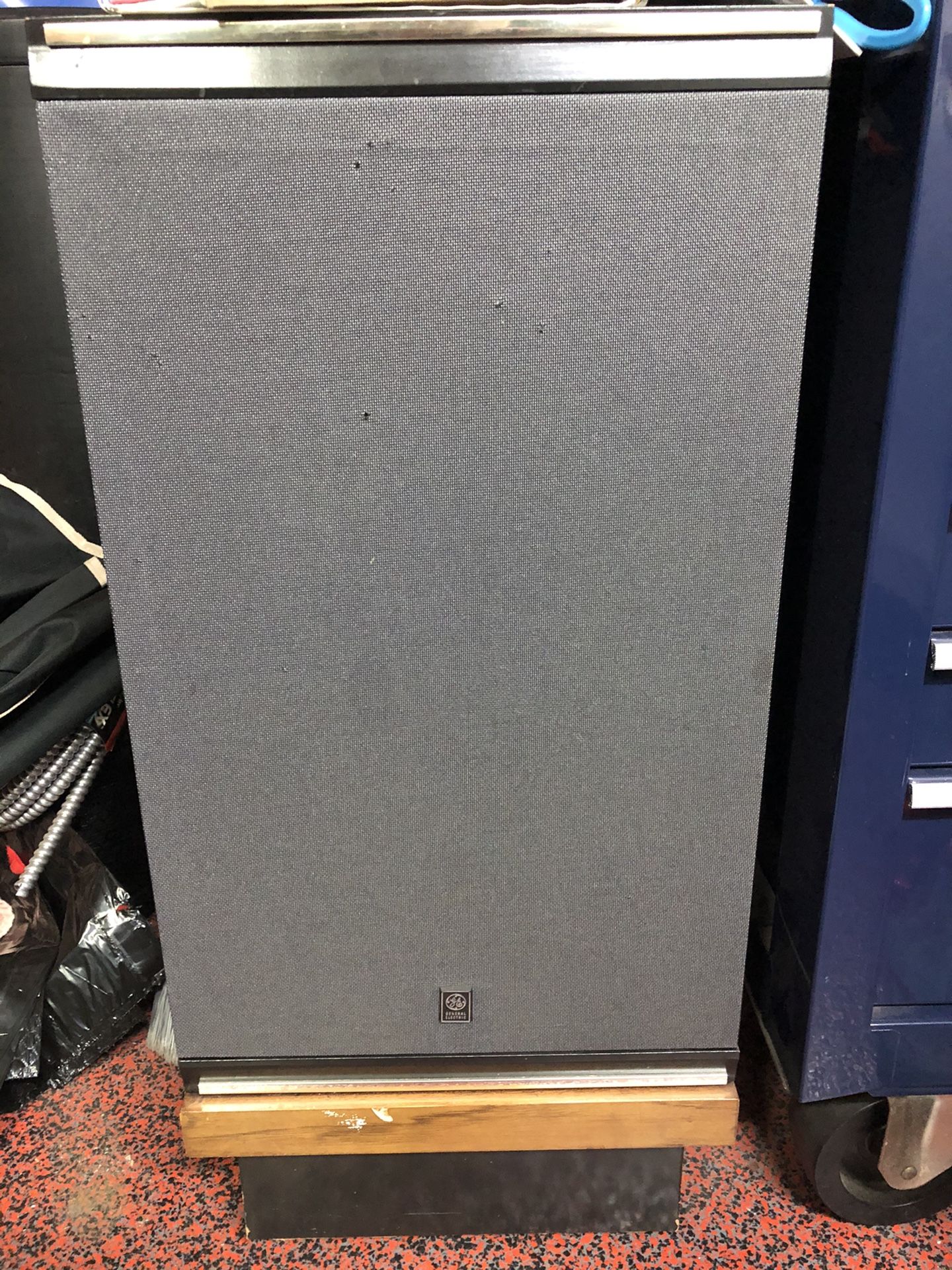 GE Cabinet Speakers