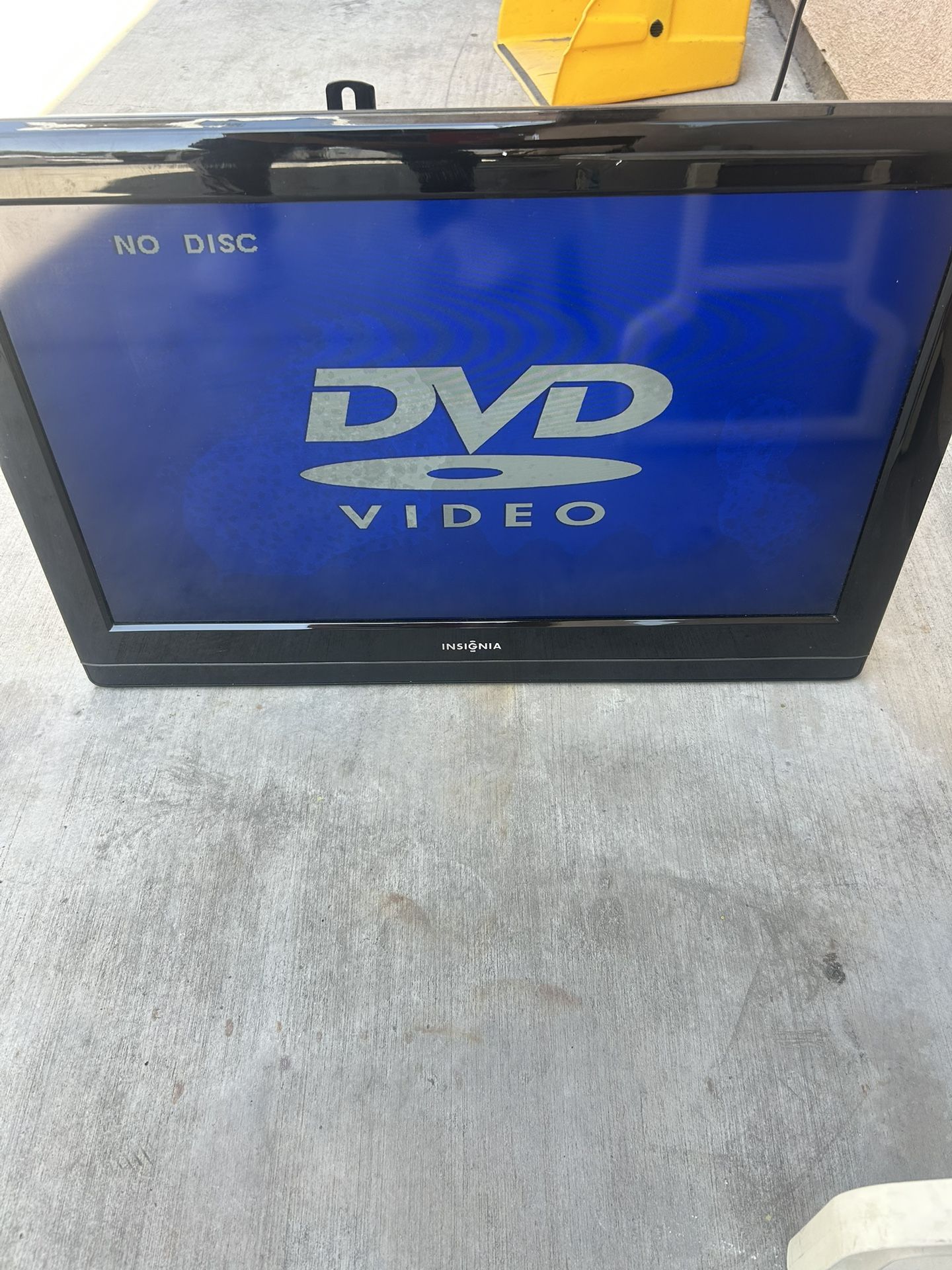 26 Inch TV DVD Combo