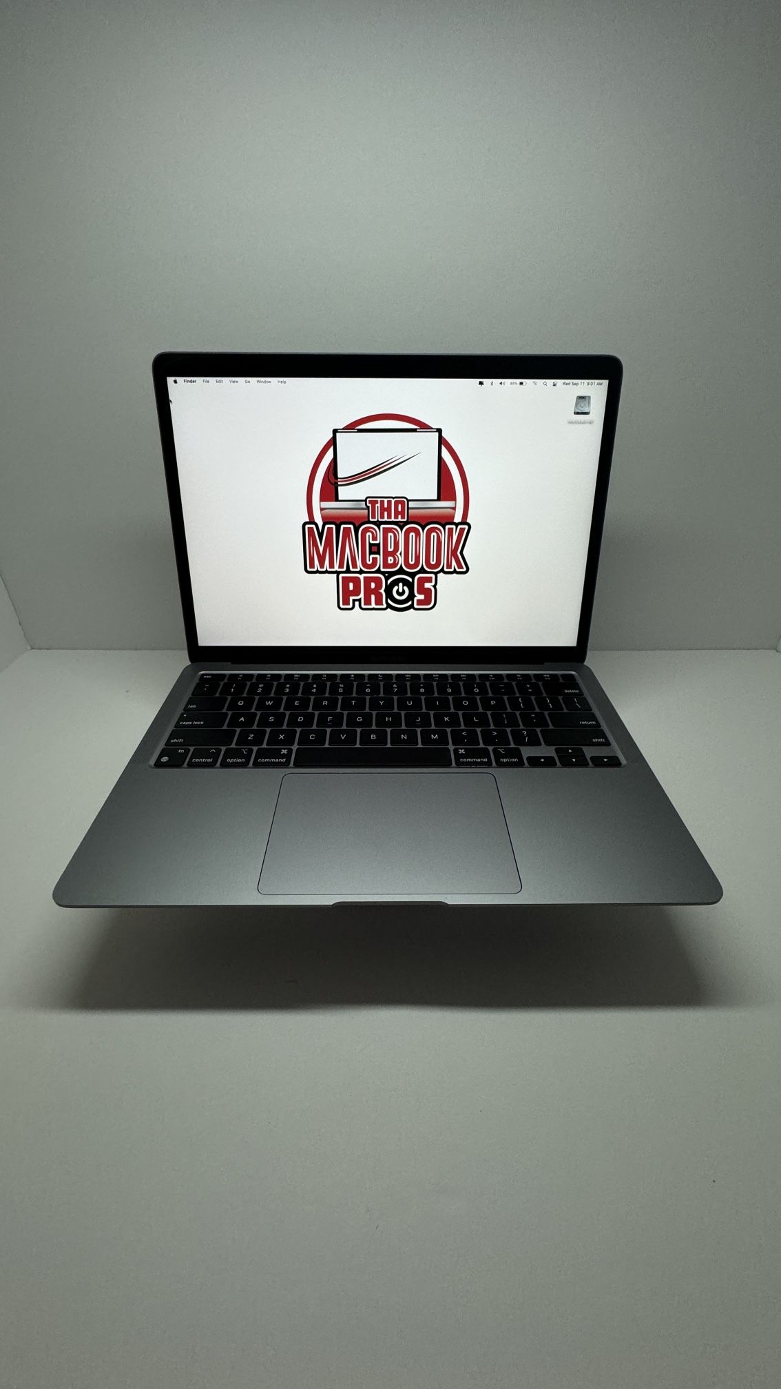 13” 2020 MacBook Air  8-Core M1 / 2TB /16GB Loaded with Software