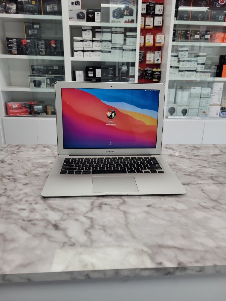 Apple Macbook Air 2017 13in ☆ Limited Time Offer ☆