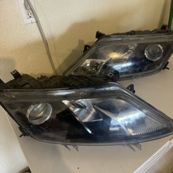 2010 /2011/2012/Ford Fusions Headlights Driver and Passenger side 