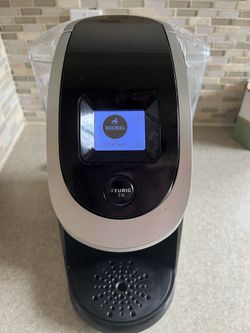 Keurig 2.0 Machine & Reusable Cups 