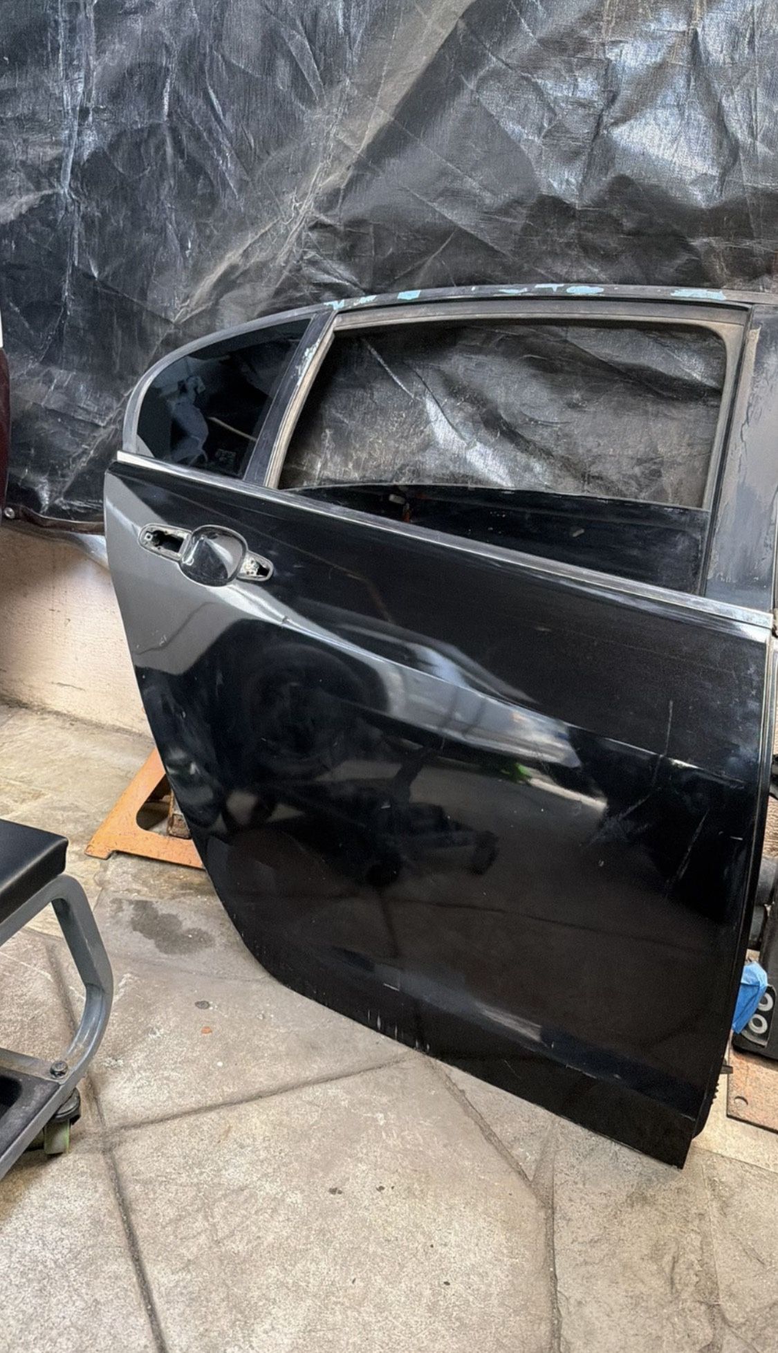 G8 Gt Right Rear Window