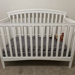 White Crib (Beddy’s & Mattress Included)