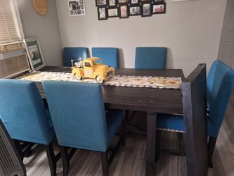 Living Spaces Dining Table With 8 Chairs And Leaf Extender 