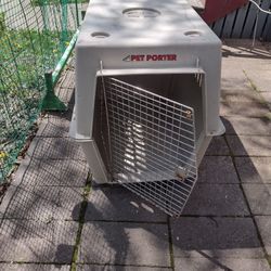 Jaula.  Super. Grande. Plástico