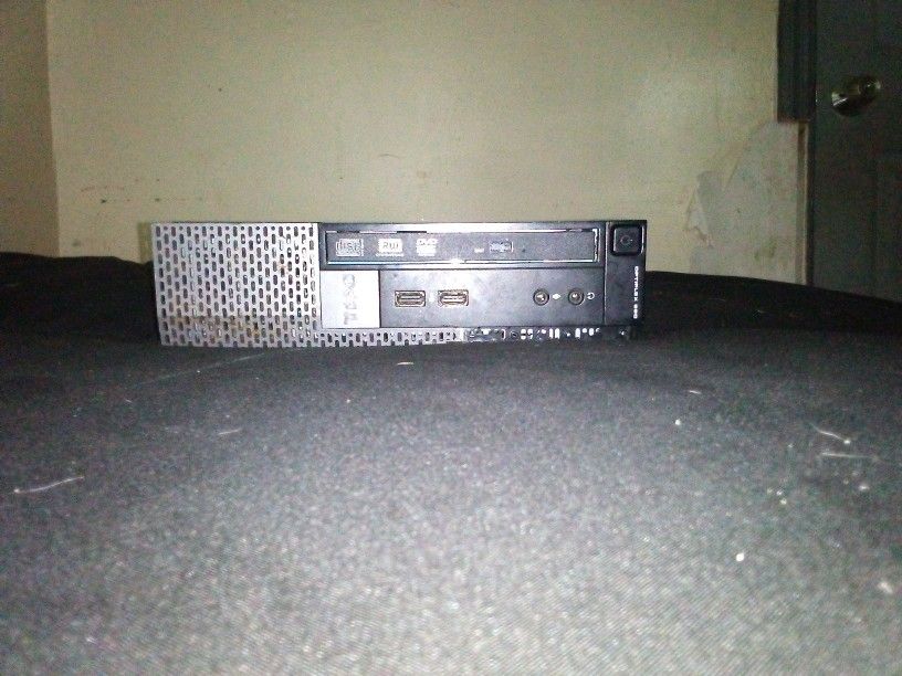Dell Desktop With HP Monitor
