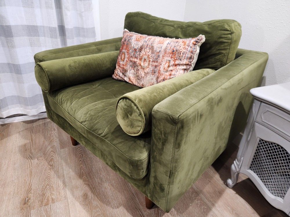 Mid-century Modern Green Velvet Chair