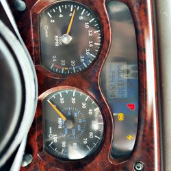 Mack vision,  2007, white ,cxn613, miles 600,133