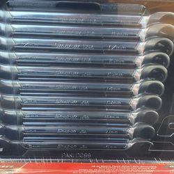 Snapon 10 Pc Metric Ratcheting Combo Wrenches- 10mm/19mm:  $325
