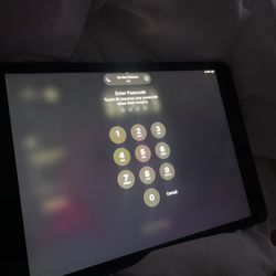 Apple 9th Generation iPad Wi-fi Space Gray 64gb excellent condition 