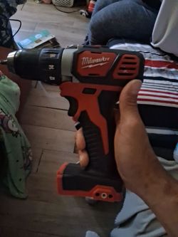 Milwaukee light no battery and milwaukee drill no battery