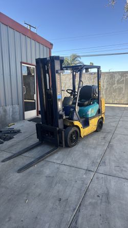 Forklift Komatsu 5,000 pound