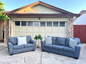 Matching Loveseat and Sofa set - Delivery Available