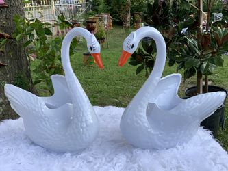 Swan flower pot planter