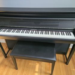 Yamaha Clavinova CLP-685 Piano