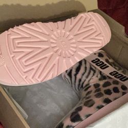 black and pink ugg boots