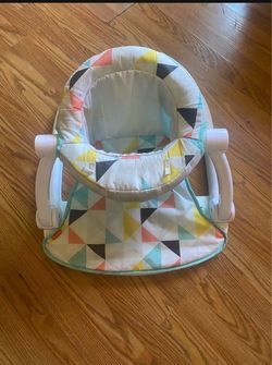 Baby floor seat