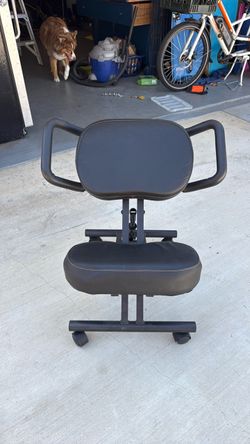 Ergonomic Kneeling Chair