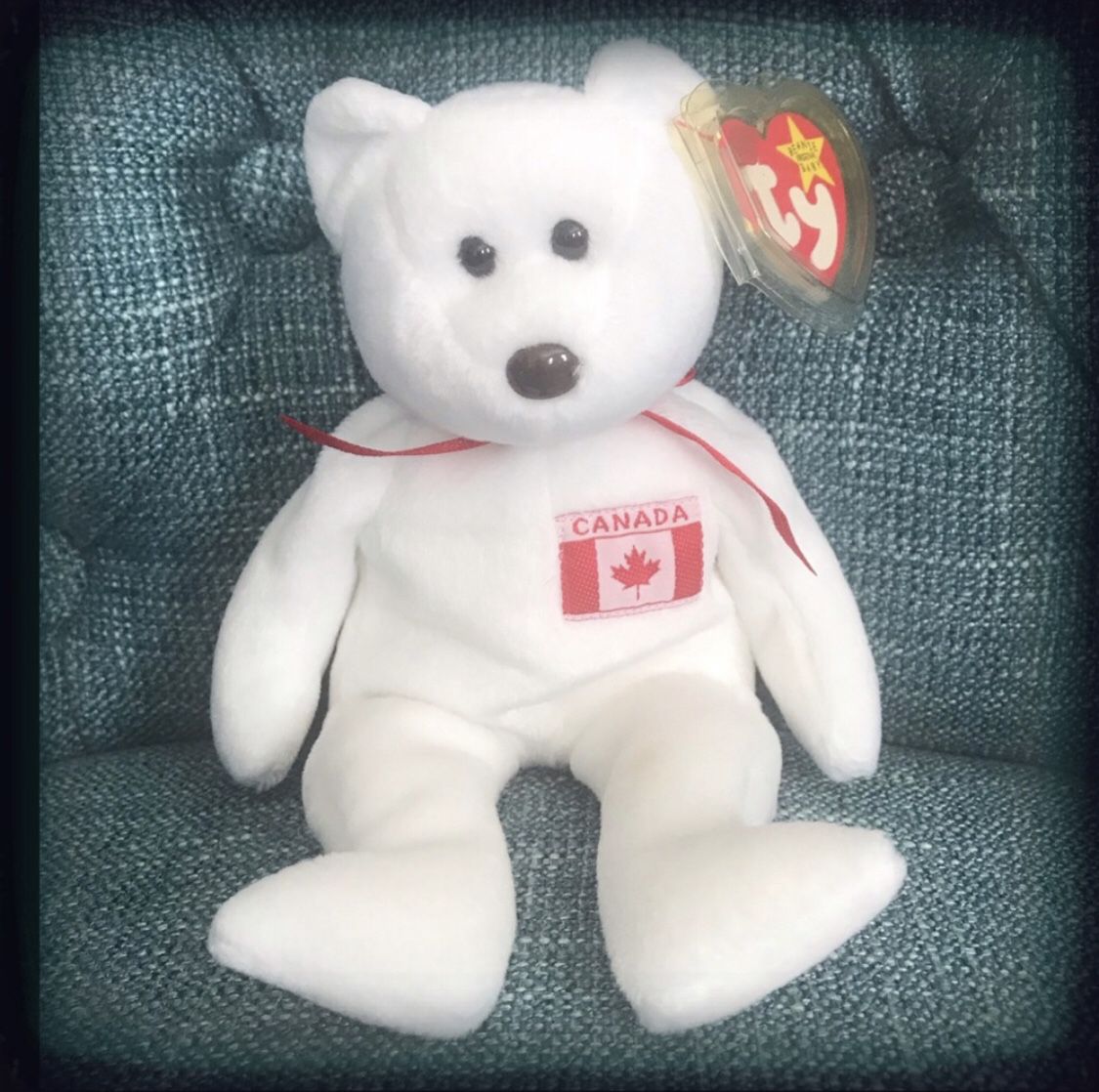 Ty Beanie Babies Maple Stuffed Toy Bear NWT White Canadian Bear DOB: July 1, 1996 Hang Tag Errors: Misspelled City Space Before Question Mark New With