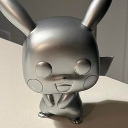 Funko Pop! Vinyl Figure Silver Pikachu 2020