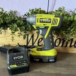 Impact Driver RYOBI con Batería Y Cargador 