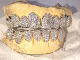 Bust Down invisible set diamond teeth